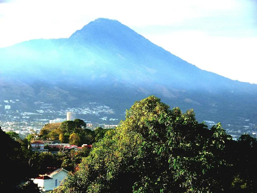 Reiseziel El Salvador - Kaufen Sie eSIM El Salvador für mobiles Internet