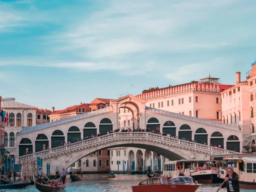 eSIM Positano - Prepaid-Reisedaten für Positano, Italien kaufen