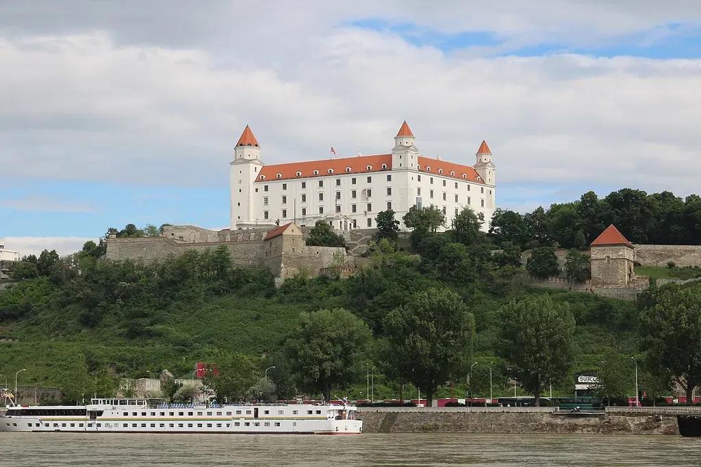 eSIM Bratislava - Prepaid-Reisedaten für Bratislava, Slowakei kaufen