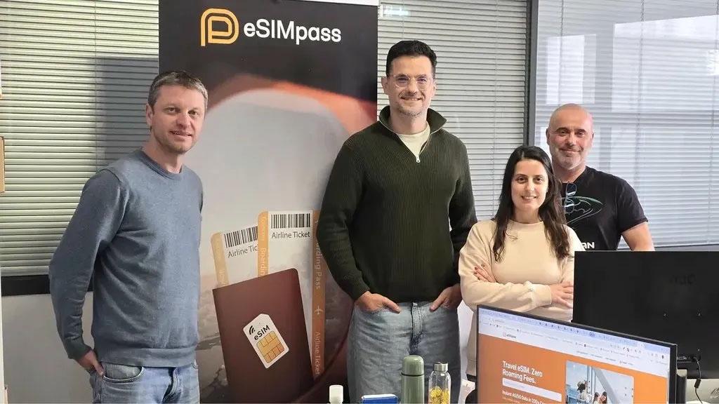 Das eSIMpass-Team in unserem Büro in Portugal