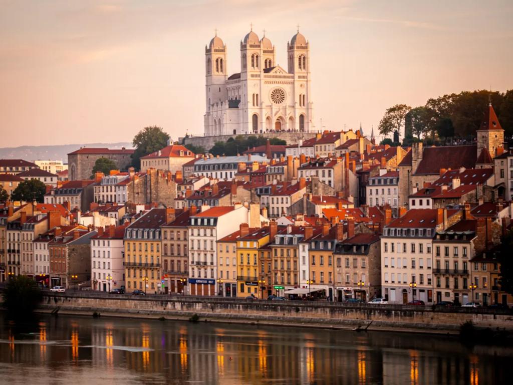 eSIM Lyon - Prepaid-Reisedaten für Lyon, Frankreich kaufen