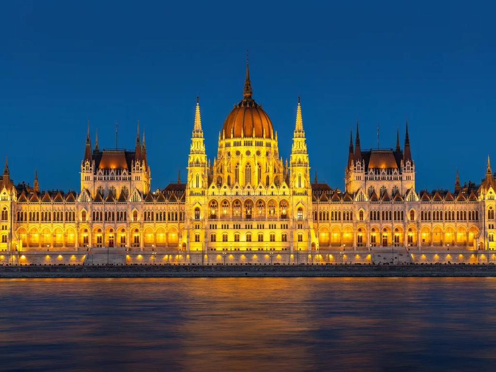 Reiseziel Ungarn - Kaufen Sie eSIM Ungarn für mobiles Internet