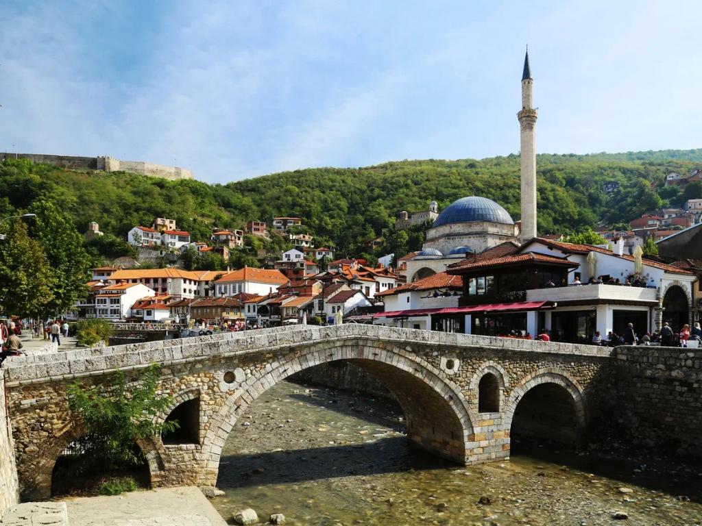 Reiseziel Kosovo - Kaufen Sie eSIM Kosovo für mobiles Internet